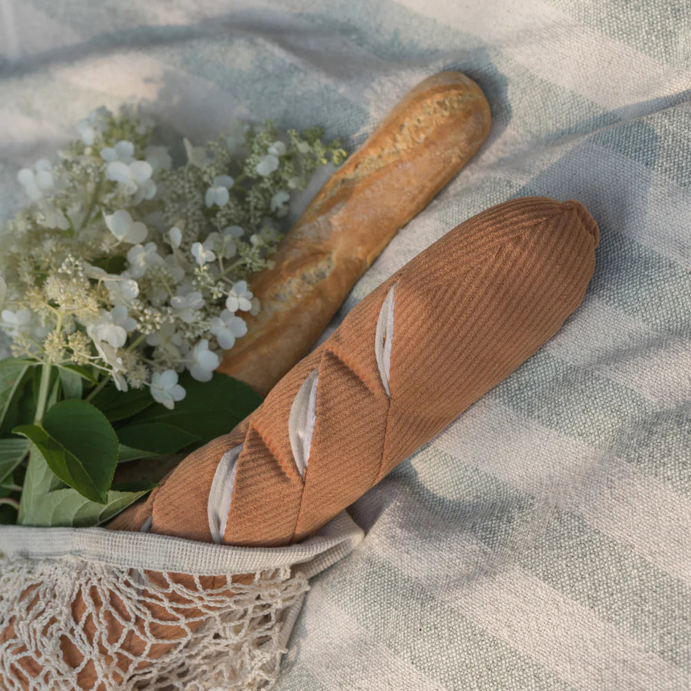 Entdecken Sie das Schnüffelspielzeug Baguette von Lambwolf Collective – ideal für geistige Auslastung und Spielspaß für Ihren Hund! Perfekt zum Suchen und Schnüffeln.