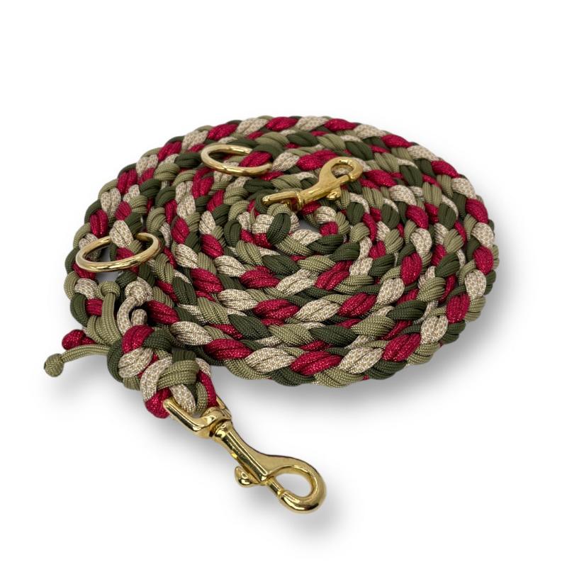 Robuste Hundeleine aus Paracord, ideal für Outdoor-Aktivitäten, mit rutschfestem Griff und verstellbarer Länge für optimalen Komfort und Sicherheit.