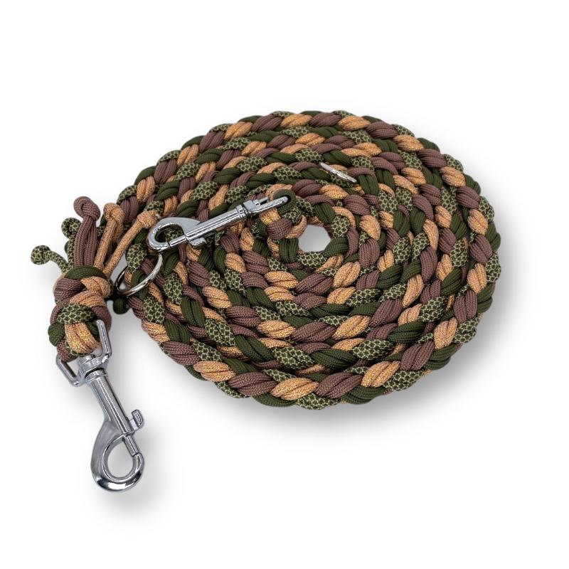 Robuste Hundeleine aus Paracord, ideal für Outdoor-Aktivitäten, mit rutschfestem Griff und verstellbarer Länge für optimalen Komfort und Sicherheit.