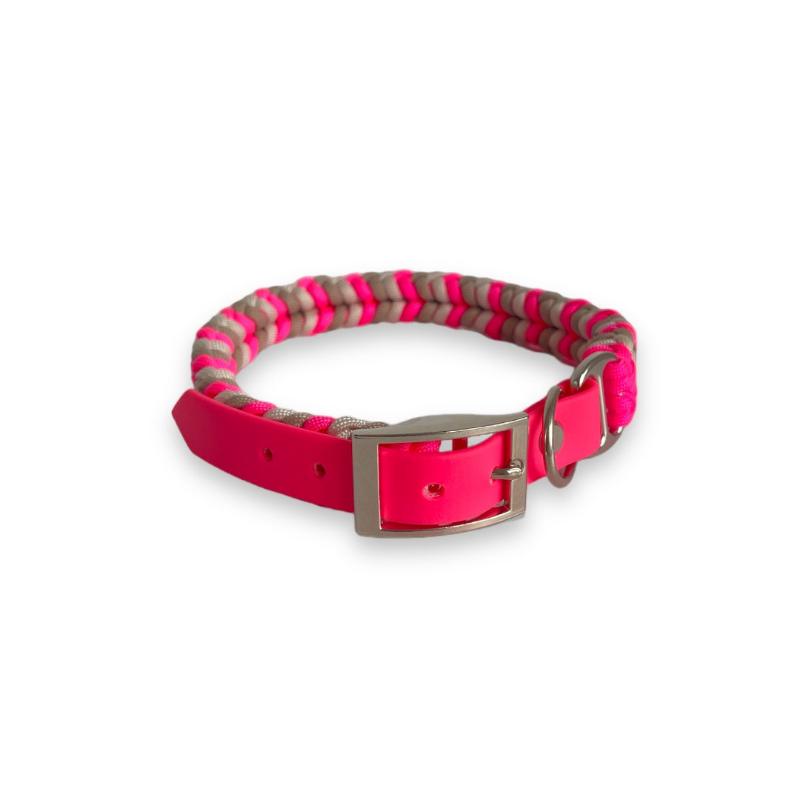 Robuste Hundeleine aus Paracord, ideal für Outdoor-Aktivitäten, mit rutschfestem Griff und verstellbarer Länge für optimalen Komfort und Sicherheit.