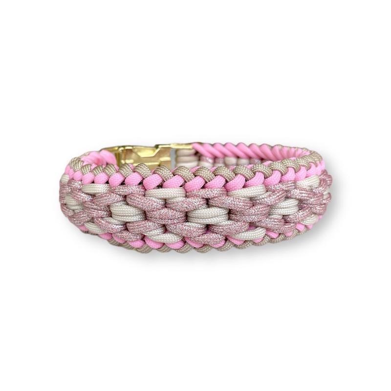 Robuste Hundeleine aus Paracord, ideal für Outdoor-Aktivitäten, mit rutschfestem Griff und verstellbarer Länge für optimalen Komfort und Sicherheit.